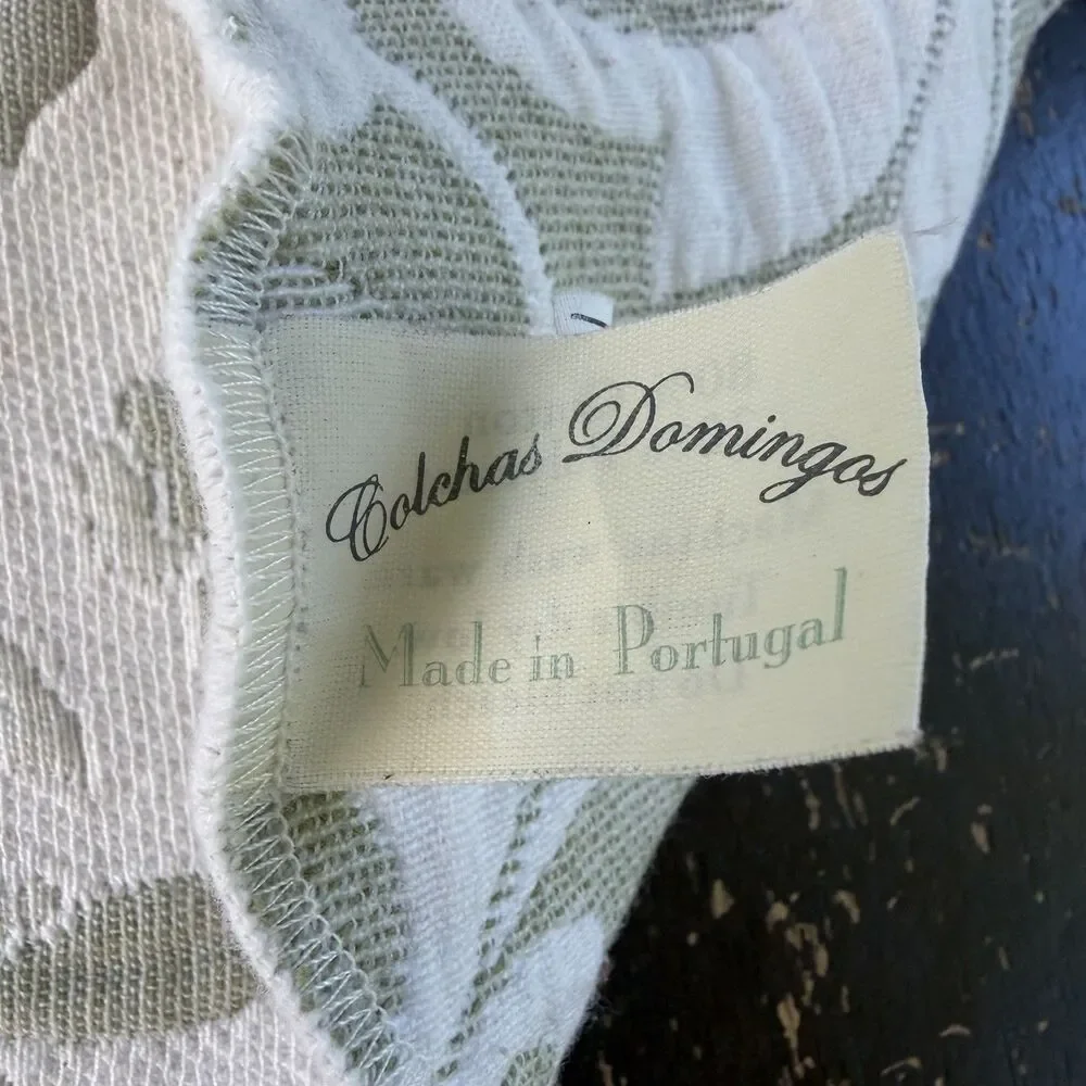 Colchas Domingos Placemats Set of 4 Sage Green White Matelasse Jacquard Scallop